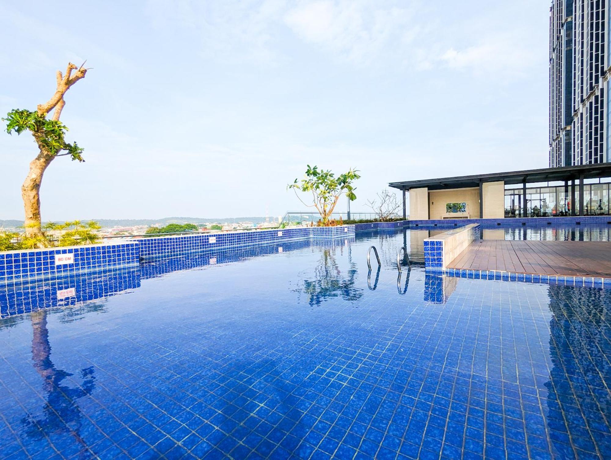 Lovina 1615 At Pollux Meisterstadt Batam Extérieur photo